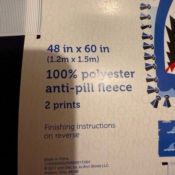 NTW No Sew Shark Fleece Tie Blanket - Picture 2 of 4